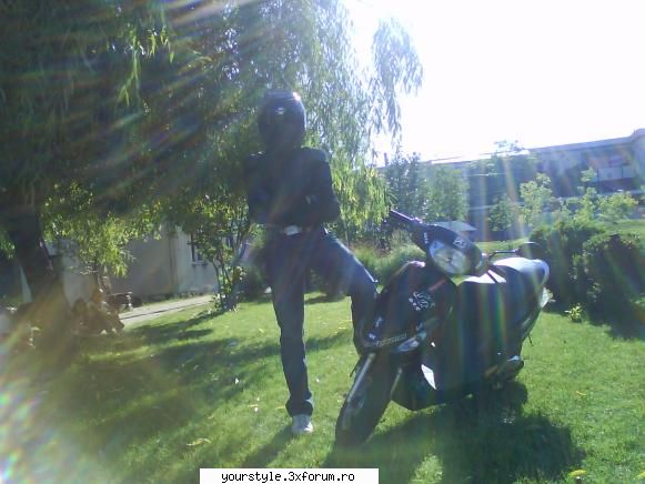 my real name is emy
orasu otopeni 
hobbyuri : tuning scutere :d si : practic karate de vro 9 luni :d